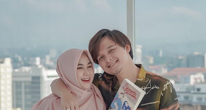 Anisa Rahma dan Suami Kisahkan Perjalanan Taaruf Melalui Novel Skenario Terindah