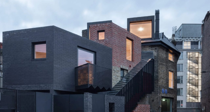 27 Ribu Bentuk Wajah Kucing Menghiasi Lima Apartemen di Inggris