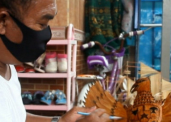 Manfaatkan Barang Bekas untuk Membuat Kerajinan