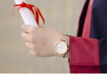 Beasiswa Pendidikan untuk Anak Para Nakes yang Meninggal Dunia