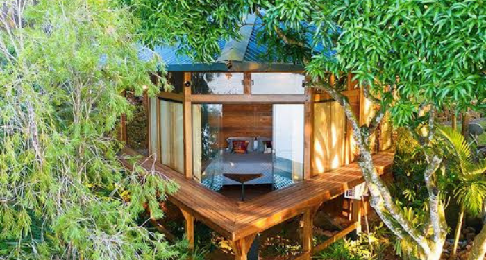 Rumah Pohon Segitiga di Hutan Pantai Brazil