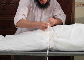 4 Syarat Jenazah Wajib Dimandikan