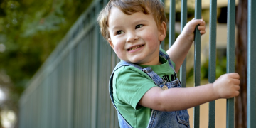 Mengatasi Anak yang Mengalami Gangguan Bicara