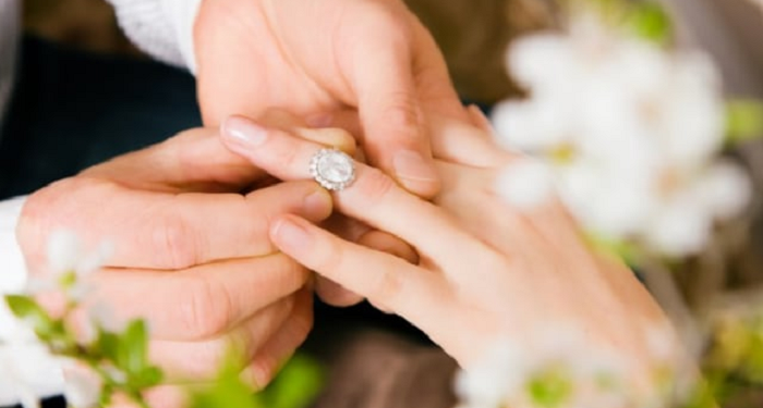 Empat Cara Meminang Perempuan Melalui Perantara (1)