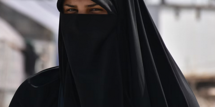 Menikah Dengan Mantan Istri Bapak (Tafsir An-Nisaa': 22)