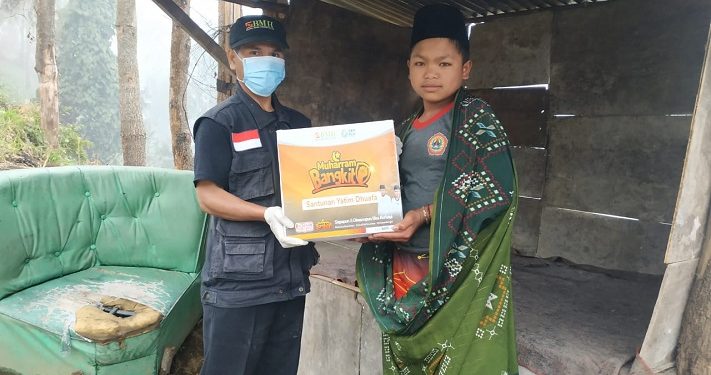 Senyum Anak-anak di Lereng Tengger