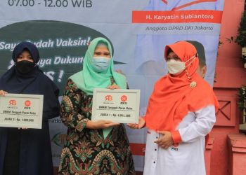 Anis Byarwati Serahkan Hadiah Pemenang Lomba Gebyar UMKM Tangguh