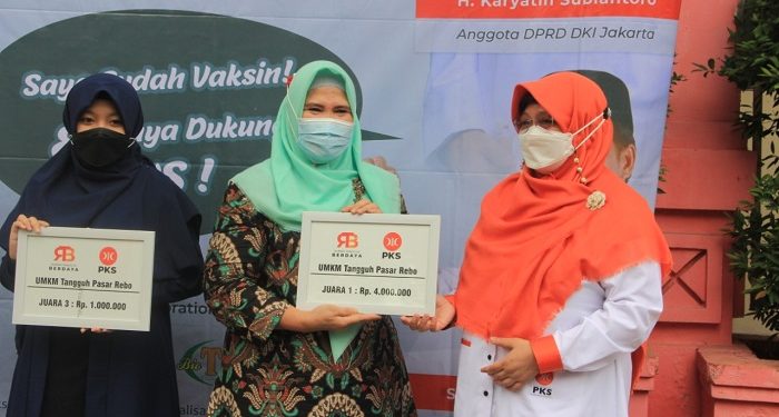 Anis Byarwati Serahkan Hadiah Pemenang Lomba Gebyar UMKM Tangguh