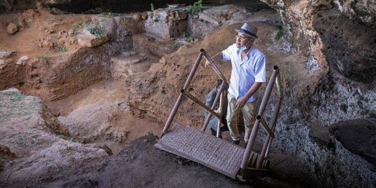 Arkeolog di Maroko Temukan Alat Tulang Tertua untuk Pembuatan Pakaian