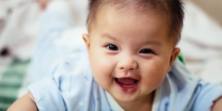 Penelitian Terbaru: Bayi Manusia Tertawa Seperti Simpanse