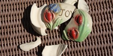 Hukum Menafkahi Istri yang Durhaka dalam Islam