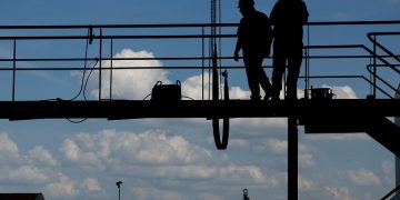 Tugas Utama Seorang Ayah Bukan Mencari Nafkah