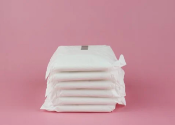 Alasan Dokter Tidak Sarankan Pakai Pembalut Herbal dengan Deodoran atau Pewangi