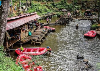 Menikmati Keseruan Wisata Keluarga di Kampung Singkur