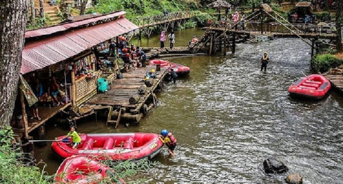 Menikmati Keseruan Wisata Keluarga di Kampung Singkur