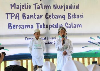 LAZ Al Azhar dan Tokopedia Salam Ajak Anak Yatim Bantar Gebang Liburan Ceria