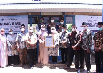 LAZ Al Azhar dan Sekolah Al Azhar Hadirkan Saung Ilmu di Desa Rawan Bencana