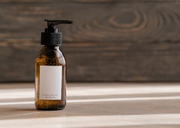 5 Rekomendasi Minyak Alami untuk Atasi Rambut Kering dan Kusam