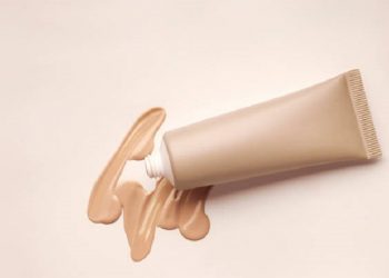 Alas Bedak dengan SPF, Maksimalkah Lindungi Kulit? Simak Penjelasannya