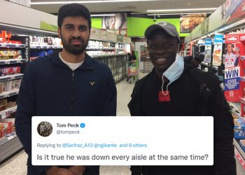 Pesepakbola Muslim N'Golo Kante Rela Berhenti dan Mengobrol dengan Fansnya