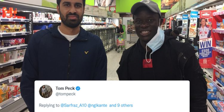 Pesepakbola Muslim N'Golo Kante Rela Berhenti dan Mengobrol dengan Fansnya