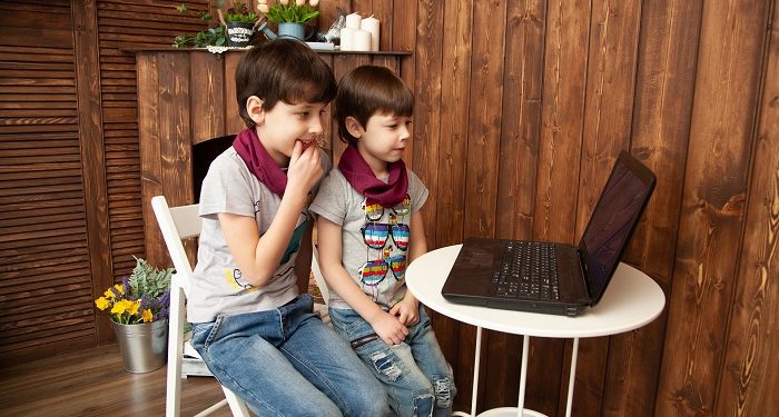 Kampung dengan Satgas Pengawas Gadget untuk Anak-Anak