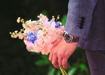 Enam Alasan Pasutri Harus Kokoh dalam Suka dan Duka