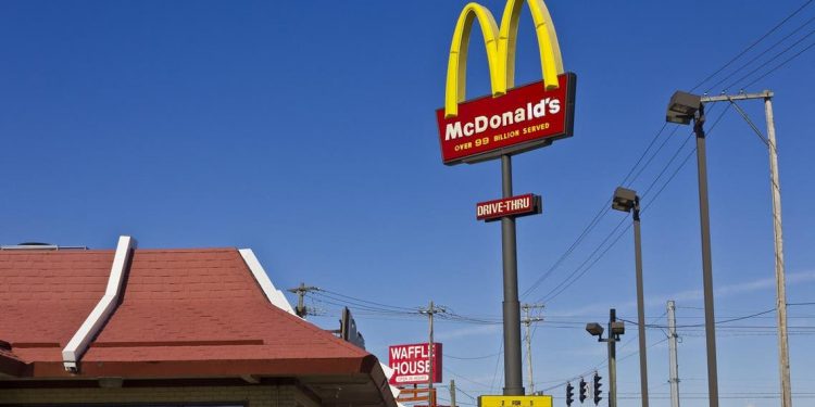 McDonald's Mulai Perkenalkan Burger Vegan McPlant di Inggris dan Irlandia