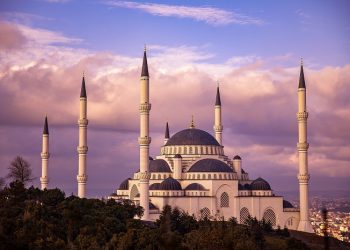 4 Perbedaan Khilafiyah Menurut Ulama