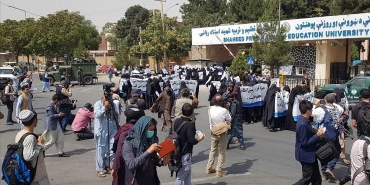 Taliban Izinkan Perempuan Bebas Belajar di Tingkat Pendidikan Manapun