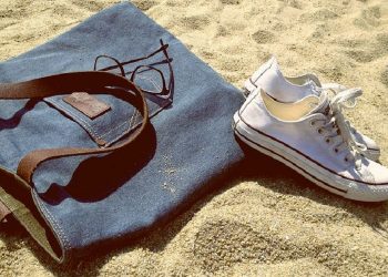 Alasan Kenapa Tas dan Sepatu Perlu Dijemur Seusai Dipakai