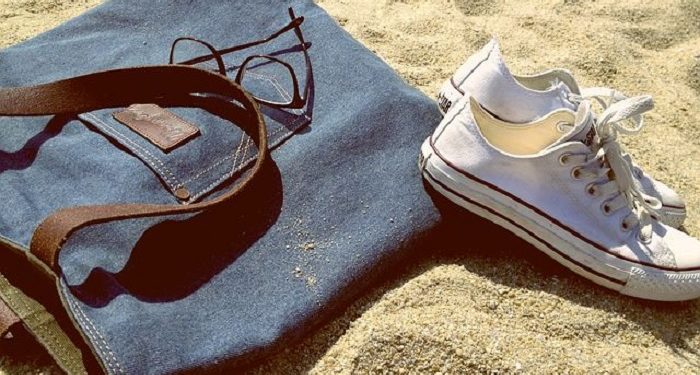 Alasan Kenapa Tas dan Sepatu Perlu Dijemur Seusai Dipakai