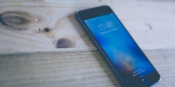 Generasi Muda Amerika Mulai Tinggalkan Smartphone, Ini Alasannya