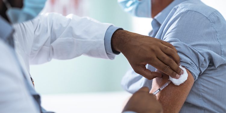 Dokter Muslim di Inggris Gunakan TikTok untuk Perangi Mitos Vaksin