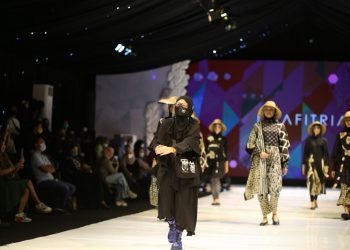 Indahnya Koleksi Batik Lisa Fitria Di Ajang Malang Fashion Week 2021