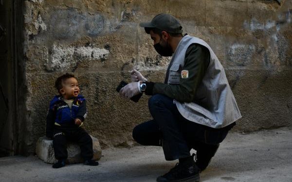 Relawan Migran Suriah Bantu Memberi Makan Tunawisma
