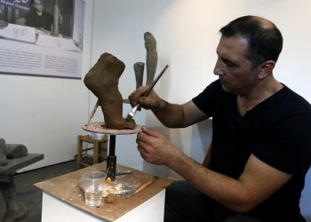 Seniman Gaza Hasilkan Karya Seni yang Terinspirasi oleh Orang Palestina yang Diamputasi