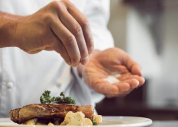 Regulator Obat AS Desak Masyarakat Mengurangi Garam dalam Makanan Sehari-hari