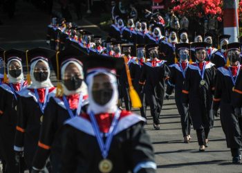 Kejutan-kejutan Suami Istri (5)