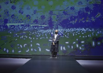 Desainer Ali Charisma Lelang 1.000 Baju untuk Anak-Anak Bulukumba