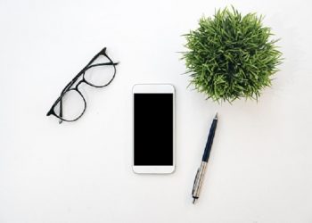 Tips Memilih Kacamata Sesuai Bentuk Wajah