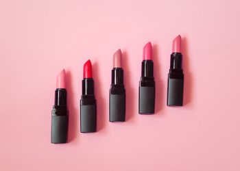 4 Langkah Buat Tampilan ala Lady Boss yang Kuat dan Elegan