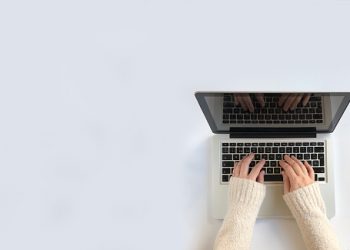 Asma Nadia Bagikan Tips Mudah Menulis Novel di Aplikasi Digital