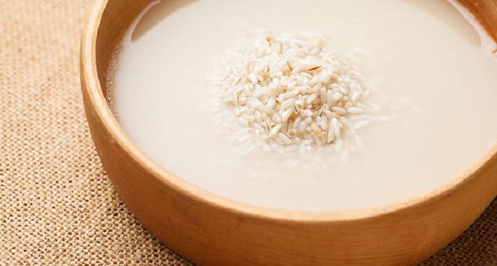Jangan Dibuang, Ini 3 Manfaat Air beras dan Cara Membuatnya