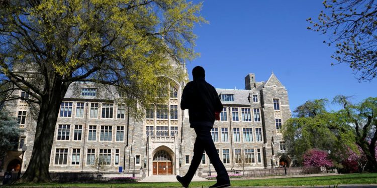 Kemitraan Saudi-AS akan Beri Penghargaan untuk Lulusan Qiyadat Global