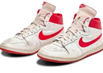 Sepatu Kets Bintang NBA Michael Jordan Terjual $1,5 Juta di Sotheby's
