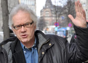 Kartunis Swedia Lars Vilks, yang dikenal karena membuat karikatur Nabi Muhammad yang menghujat Islam pada tahun 2007 silam, meninggal dalam kecelakaan