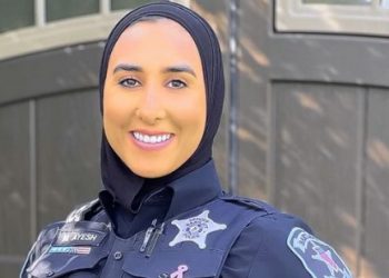 Polisi Berhijab Mendobrak Hambatan di Illinois