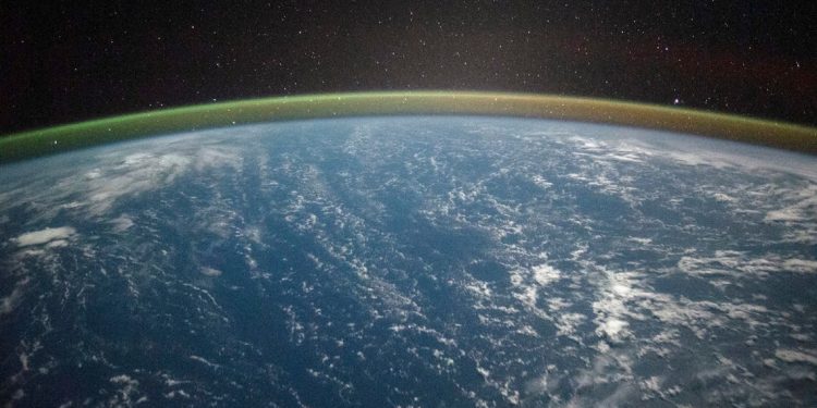 Pantulan Cahaya Bumi Semakin Redup Akibat Perubahan Iklim