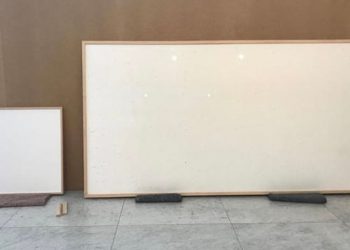 Seniman yang Dibayar $84.000 untuk Karya Seni Hanya Berikan Kanvas Kosong
